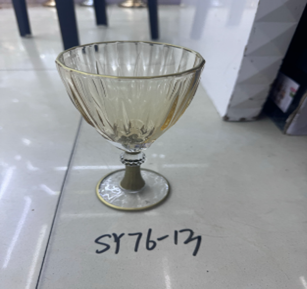 كوب زجاجي