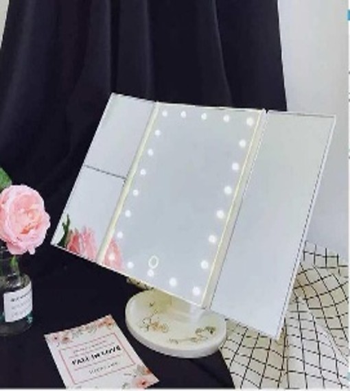 مرآة LED
